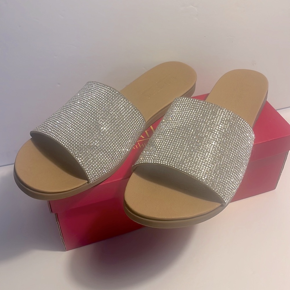 Women’s sequin sandles size 10